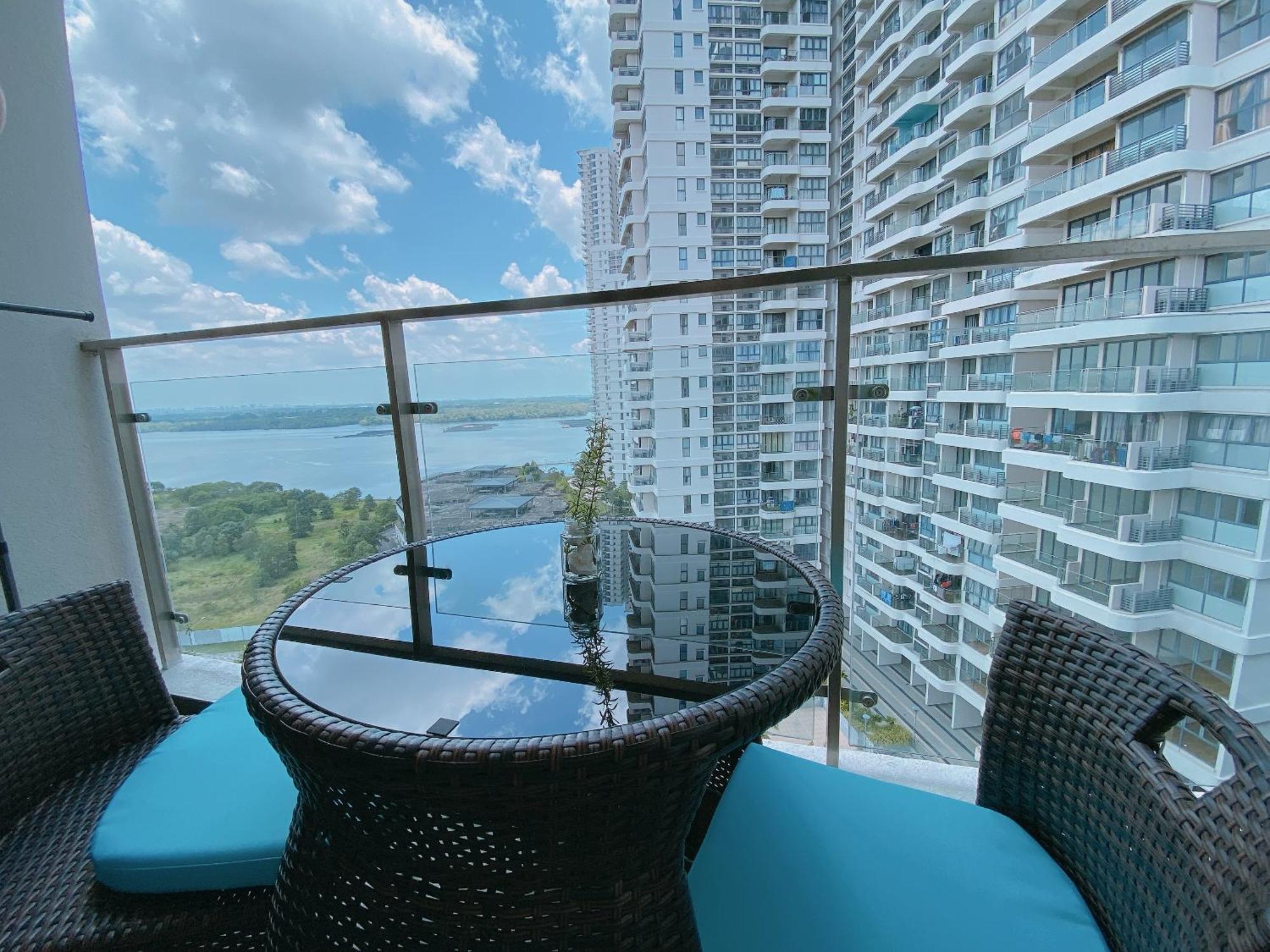 Country Garden Danga Bay By Lions Bay Apartment Johor Bahru Room photo