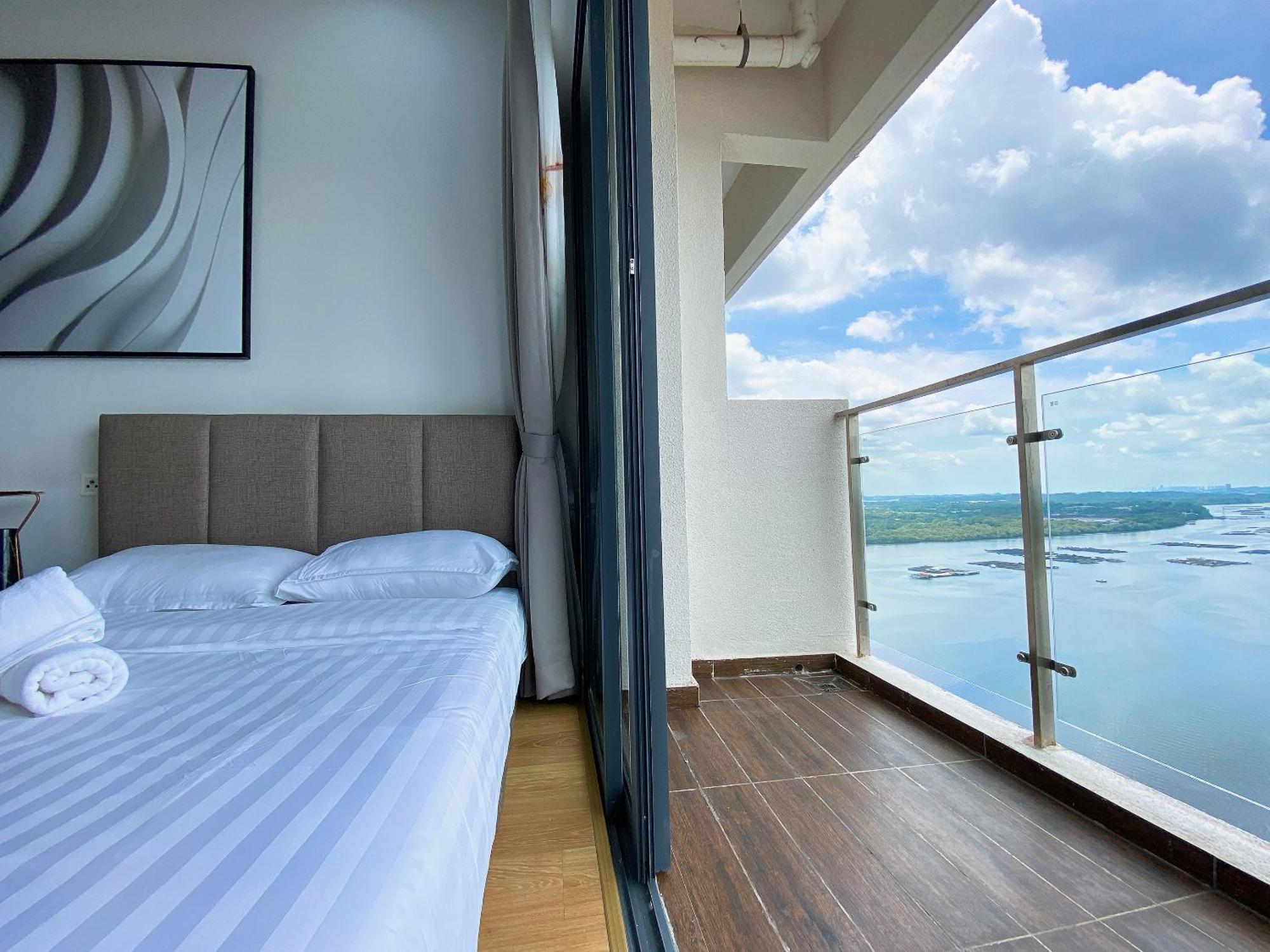 Country Garden Danga Bay By Lions Bay Apartment Johor Bahru Room photo