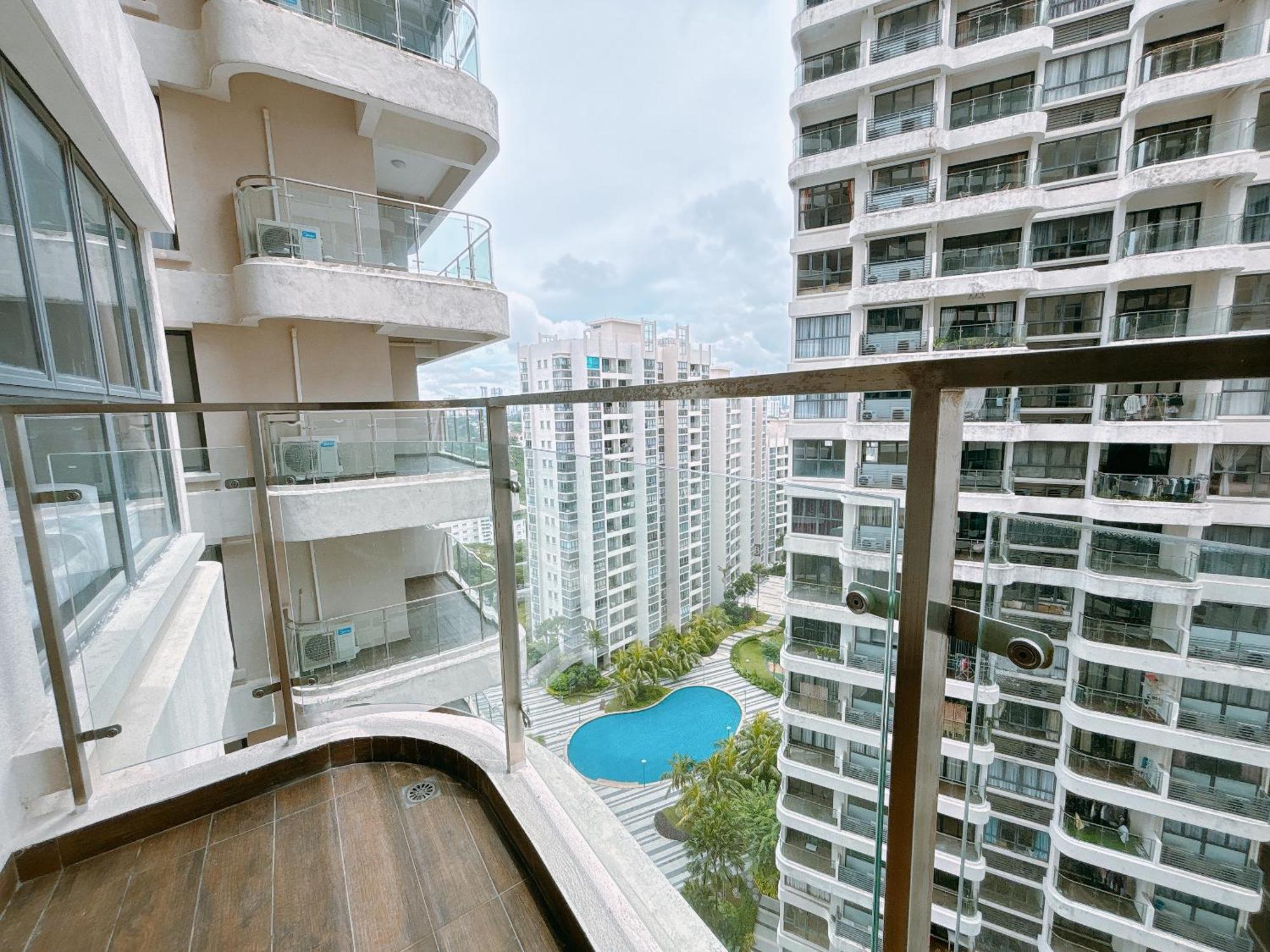 Country Garden Danga Bay By Lions Bay Apartment Johor Bahru Room photo